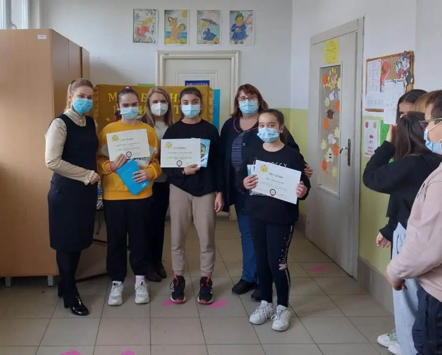 Доделени дипломи и благодарници