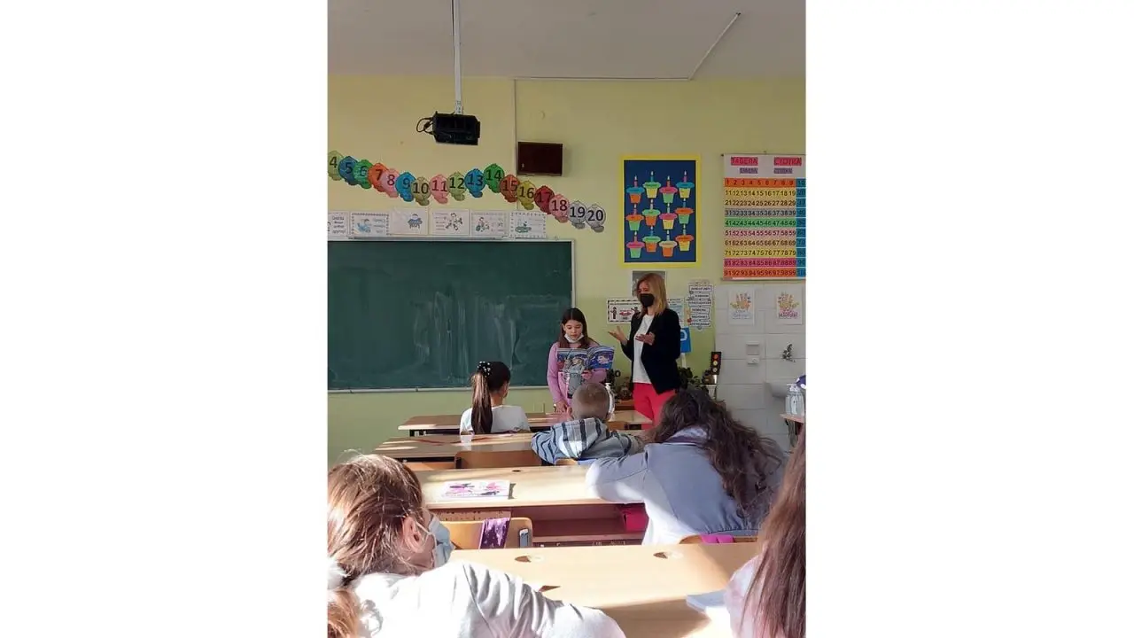 Со книгата другарувам, со книгата патувам