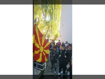 Нашите ученици во еден глас ја пеат Химната на Македонија 06-11-2023 - слика 1