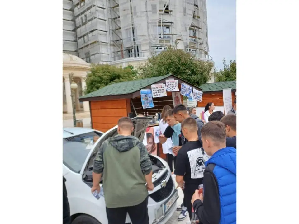 Саем на средни училишта