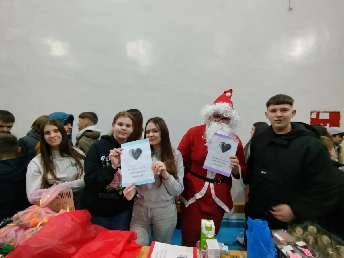 Новогодишен хуманитарен базар и приредба