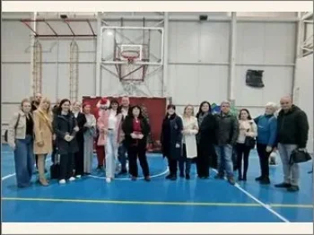 Новогодишен хуманитарен базар и приредба 29-12-2025 - слика 1