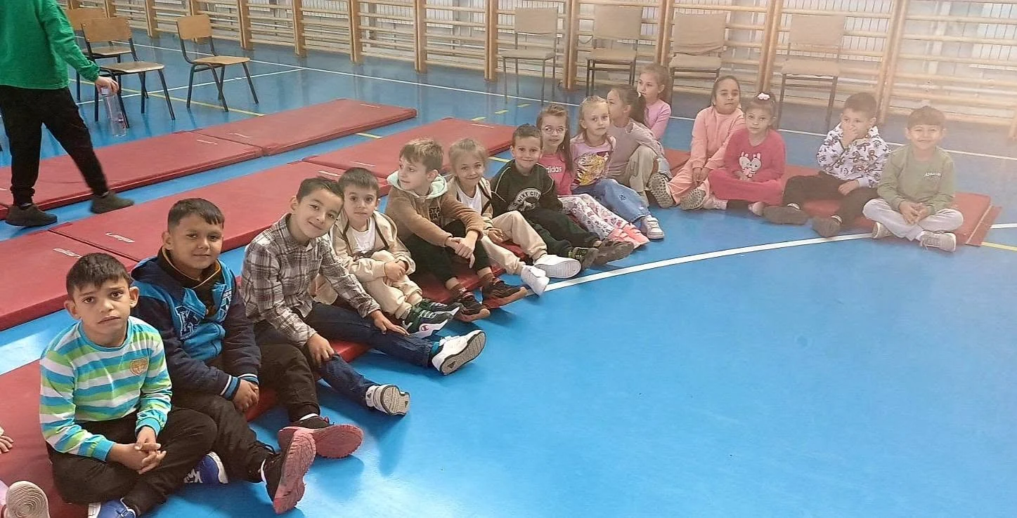 Детска театарска претстава „Кралот со различни чевли“